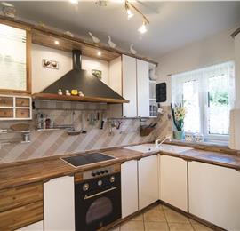 4 Bedroom Villa with Pool and Annex near Porec, Sleeps 8